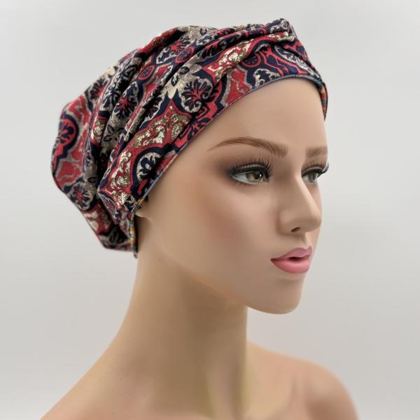 Handgemaakte chemo muts Buffy rood blauw en licht blauw gebloemd maat M