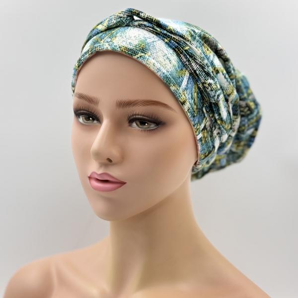 Handgemaakte chemo muts Buffy terra gebloemd en groen wit maat M