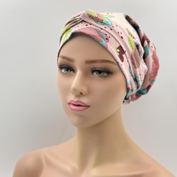 Handgemaakte chemo muts Buffy petrol met figuren en roze met bloemen maat M