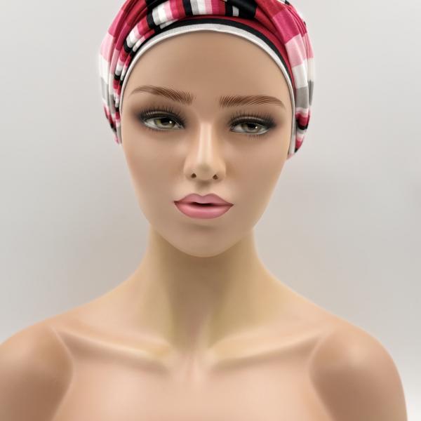 Handgemaakte chemo muts Betty roze wit zwart maat M