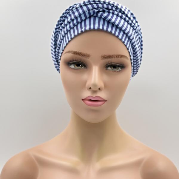 Handgemaakte chemo muts Betty blauw streep maat L