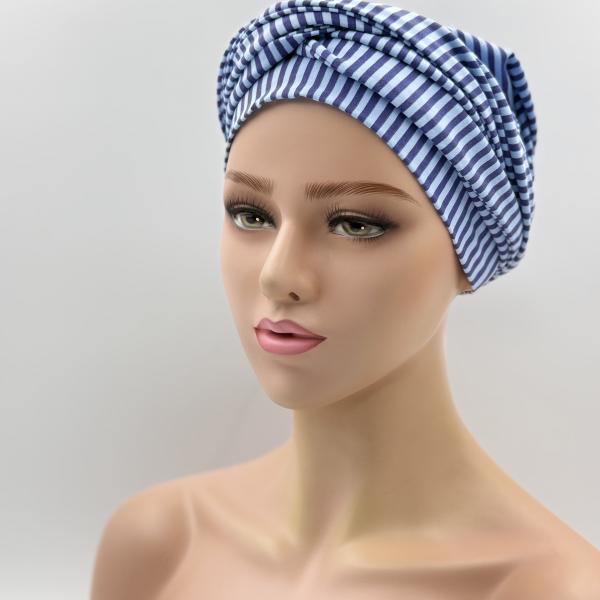 Handgemaakte chemo muts Betty blauw streep maat L