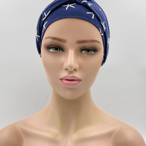 Handgemaakte chemo muts Bahar blauw met witte ster maat M