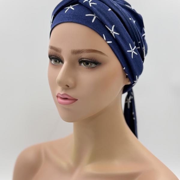 Handgemaakte chemo muts Bahar blauw met witte ster maat M