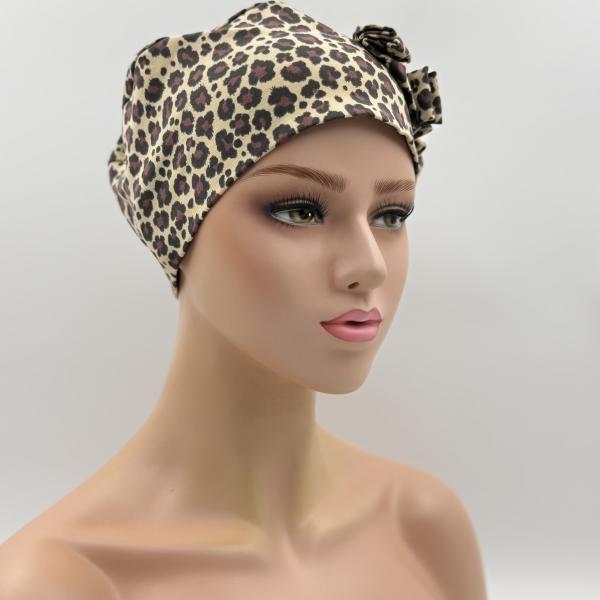 Handgemaakte chemo muts Beyonce in een bruine panter print maat M