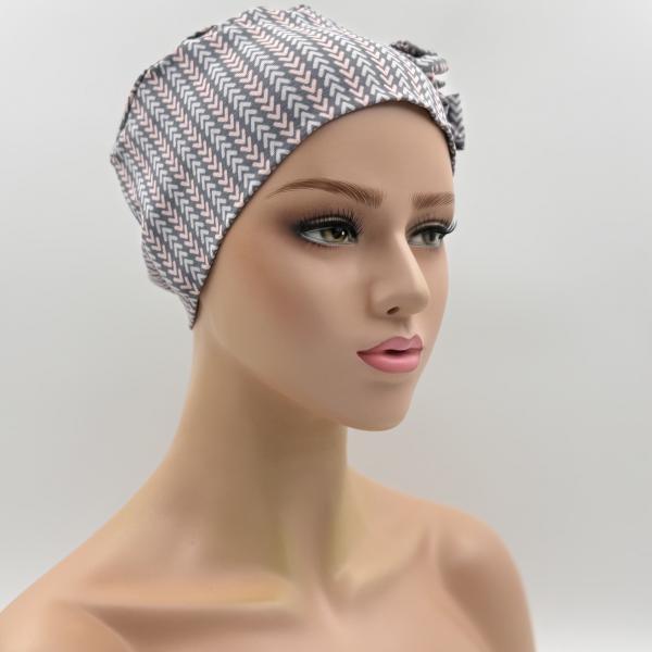 Handgemaakte chemo muts Beyonce in roze en licht blauwe tinten maat L