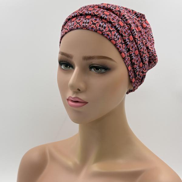 Handgemaakte chemo muts Bente rood maat M