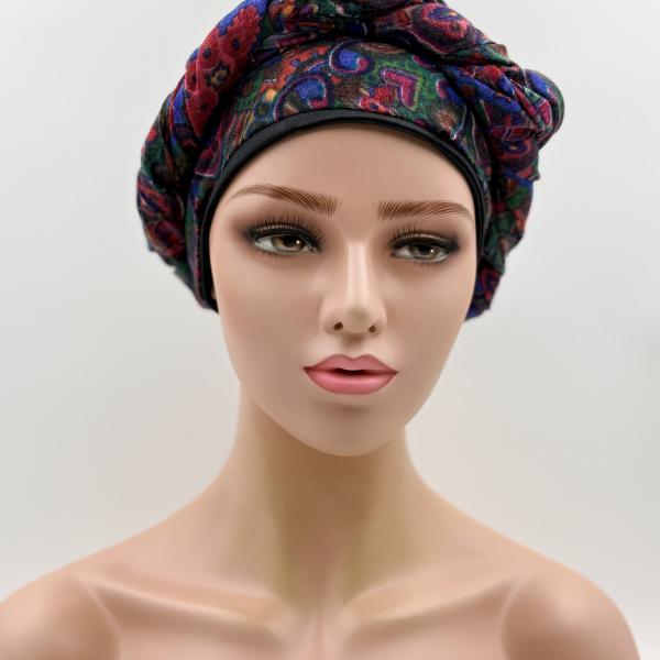 Handgemaakte chemo muts met sjaal Bella zwart en rood tinten maat S.