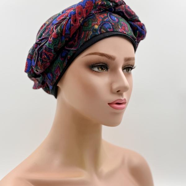 Handgemaakte chemo muts met sjaal Bella zwart en rood tinten maat S.