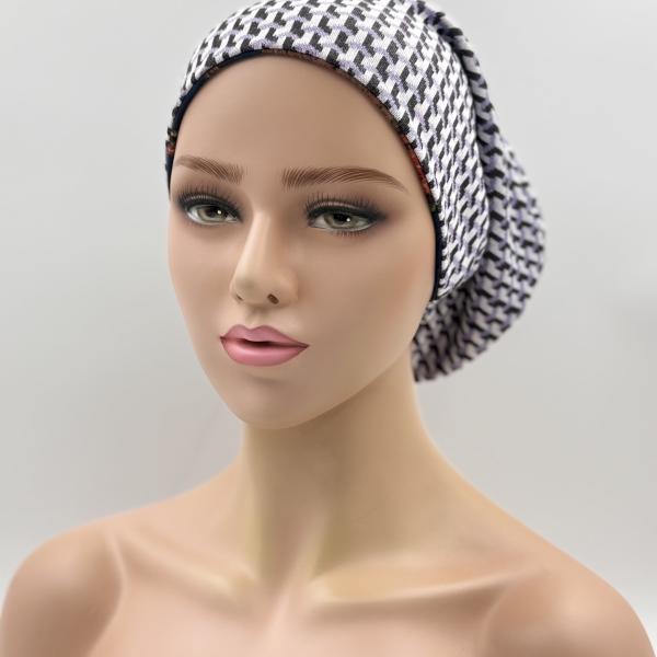 Handgemaakte chemo muts Bonnie lila, donker blauw maat M