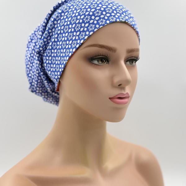Handgemaakte chemo muts Bonnie blauw, gebloemd maat L