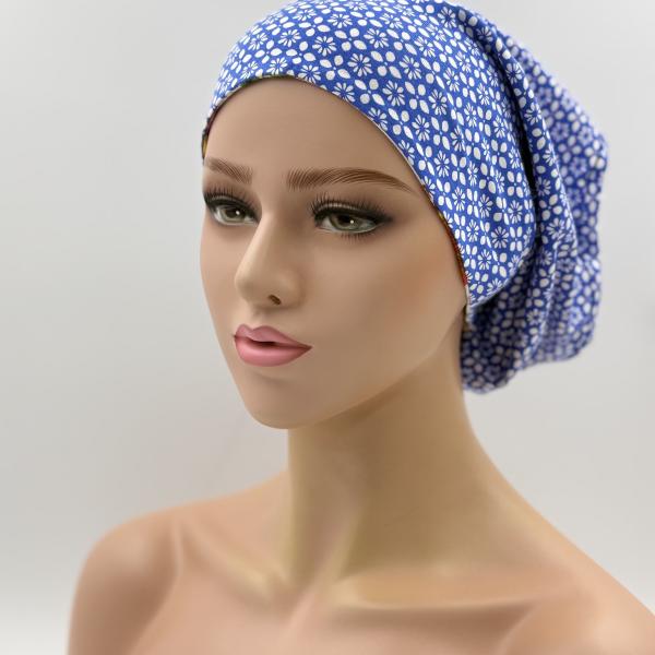 Handgemaakte chemo muts Bonnie blauw, gebloemd maat L
