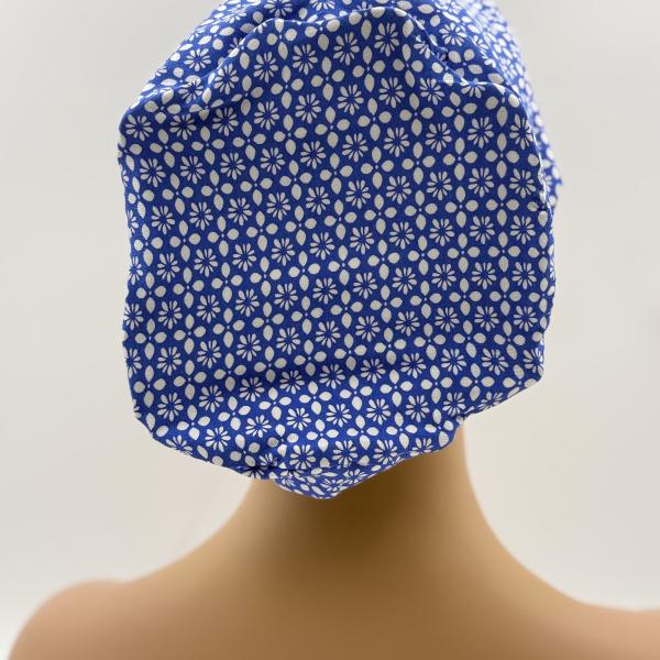 Handgemaakte chemo muts Bonnie blauw, gebloemd maat L