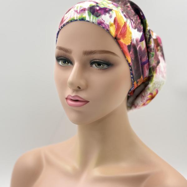 Handgemaakte chemo muts Bonnie blauw, gebloemd maat L