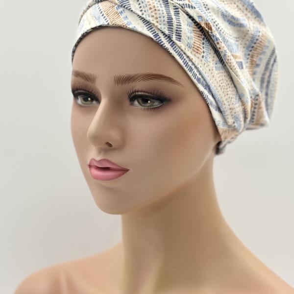 Handgemaakte chemo muts Brina blauw wit maat L