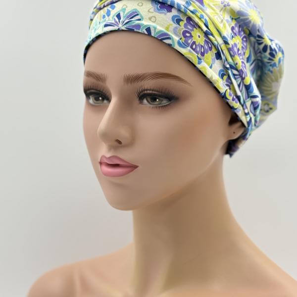Handgemaakte chemo muts Brina kobalt wit/groen maat L