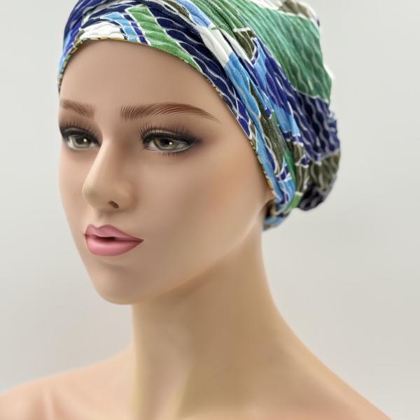 Handgemaakte chemo muts Brina groen blauw maat L